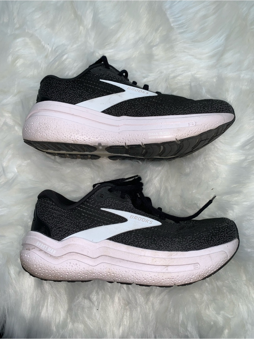 Brooks Women's Ghost Max Running Shoes 
Size 7.5